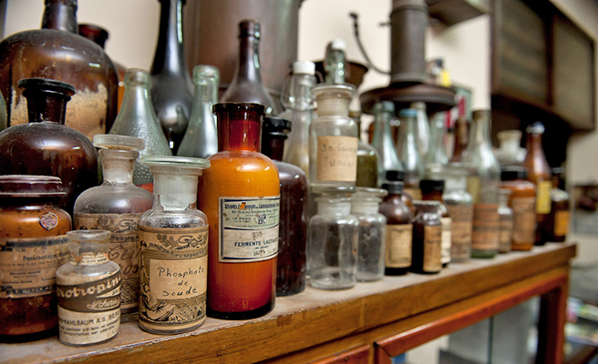 old fashioned pharmacy